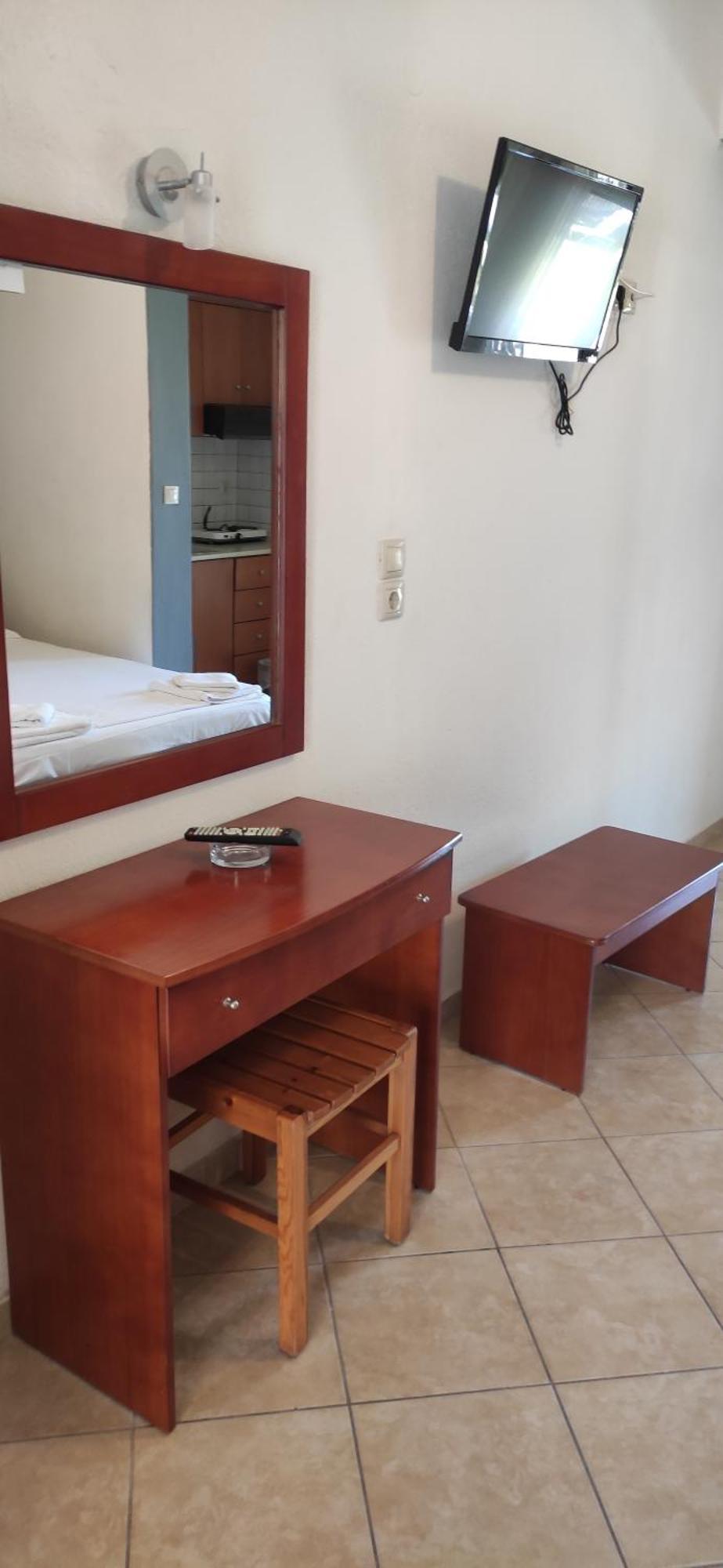 Kiparissis Apartments Kriopigi Esterno foto